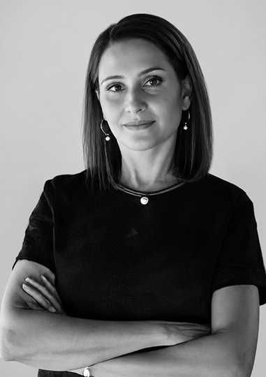 Liza Leah_GrayBG_BW